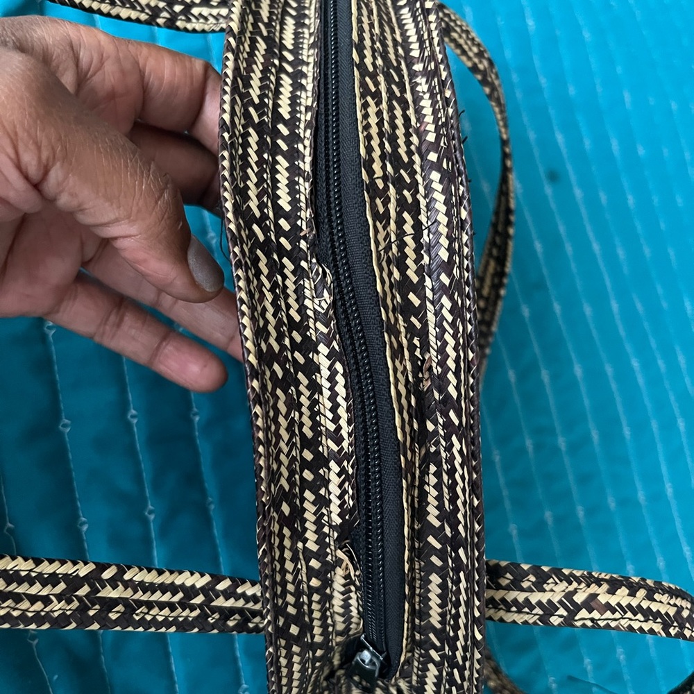 Brown/beige placemat shoulder bag. - Picture 2 of 6